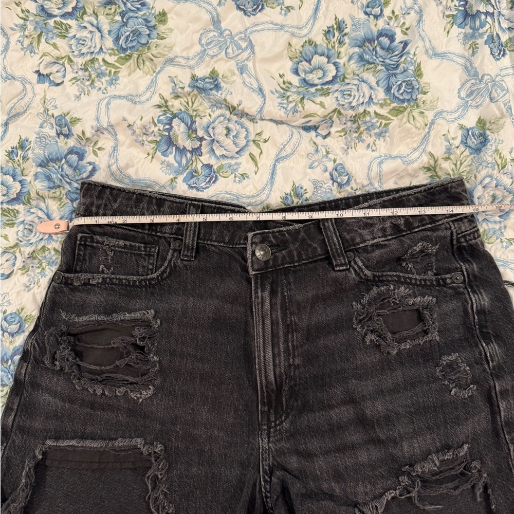 American‎ Eagle Outfitters Black Distressed Jean Shorts - Picture 2 of 4